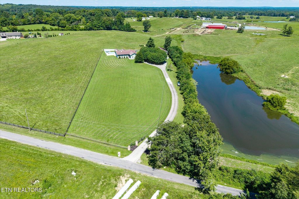 Photo of 113 Swan Rd, Crossville, TN 38555 (MLS # 1314014)