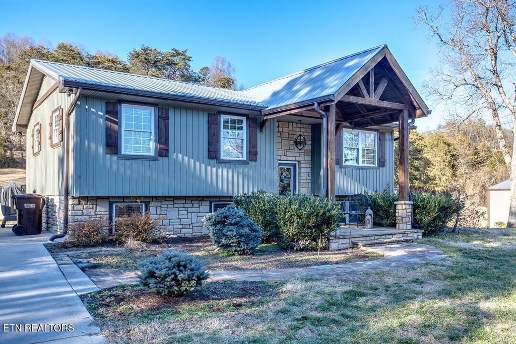 Photo of 9526 Crisman Rd, Heiskell, TN 37754 (MLS # 1288288)