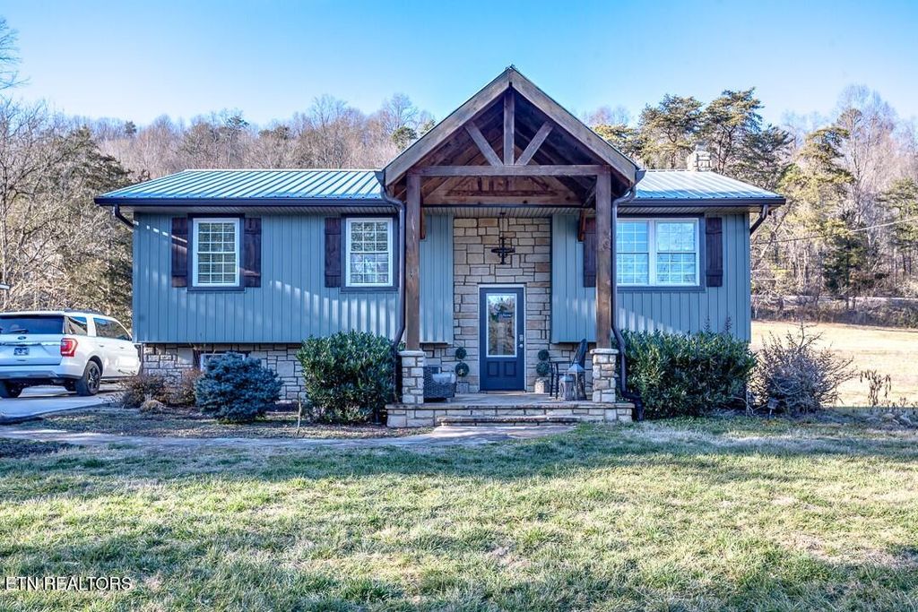 Photo of 9526 Crisman Rd, Heiskell, TN 37754 (MLS # 1288288)