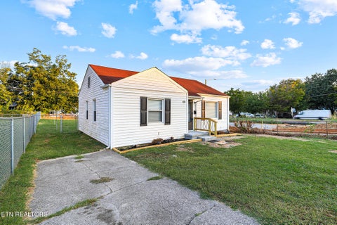 Tiny photo for 2610 Woodbine Ave, Knoxville, TN 37914 (MLS # 1355777)
