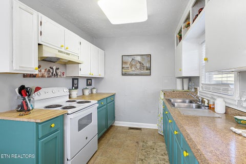 Tiny photo for 2610 Woodbine Ave, Knoxville, TN 37914 (MLS # 1355777)
