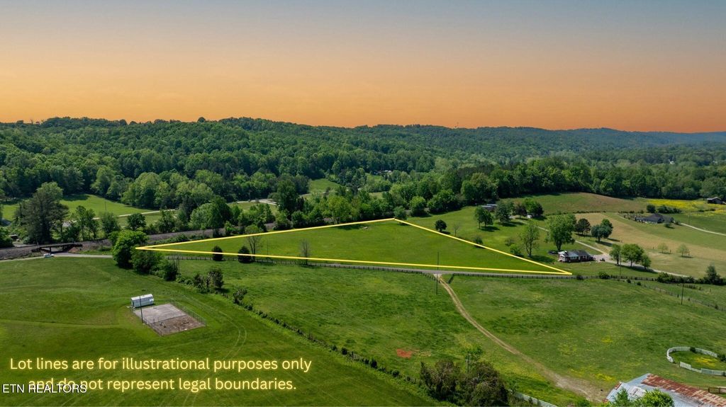 Photo of 171 Marlow Circle, Clinton, TN 37716 (MLS # 1299420)