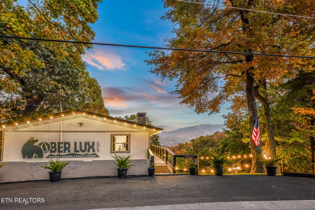 Photo of 1533 Zurich Rd Rd, Gatlinburg, TN 37738 (MLS # 1297787)