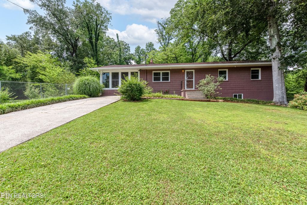 Photo of 4931 Island Home Rd, Louisville, TN 37777 (MLS # 1303725)