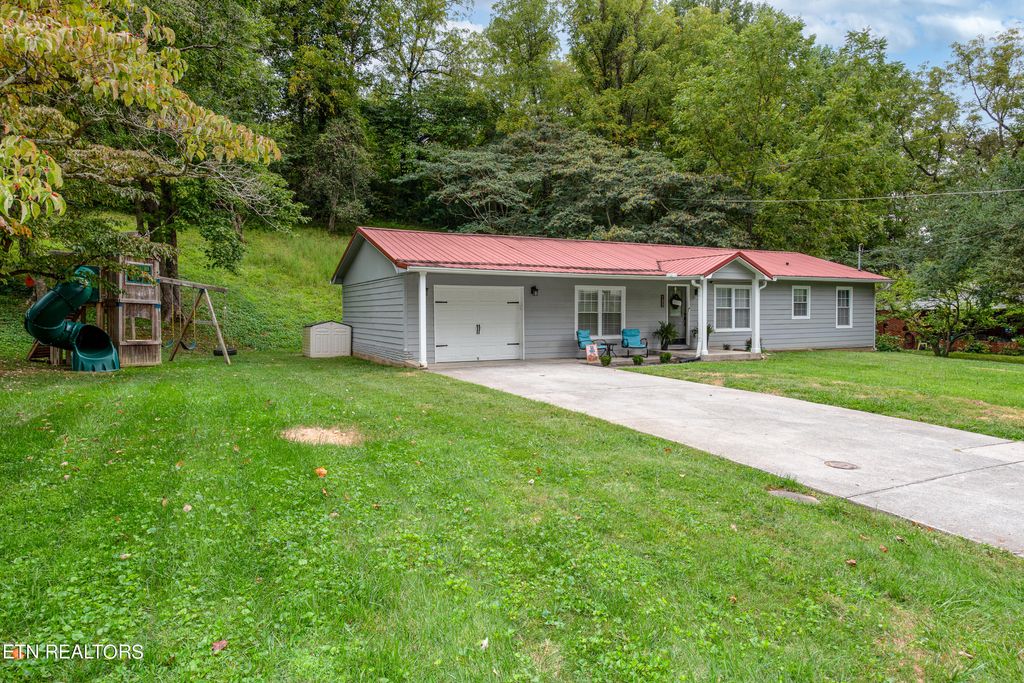 Photo of 122 Mountain Ave, Townsend, TN 37882 (MLS # 1277007)