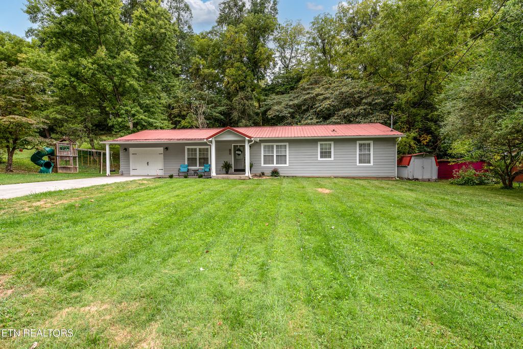 Photo of 122 Mountain Ave, Townsend, TN 37882 (MLS # 1277007)