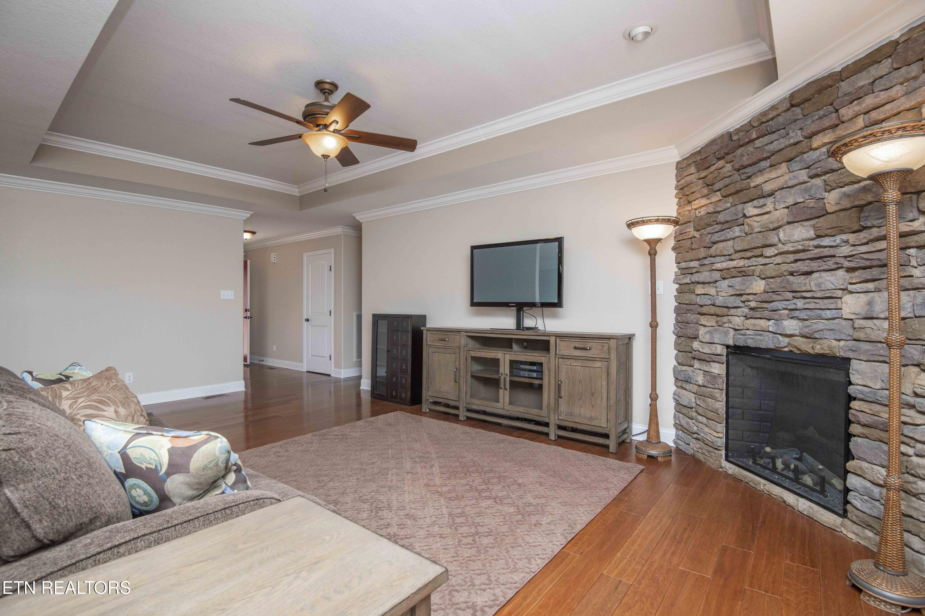 2727 Barsha Fields Lane