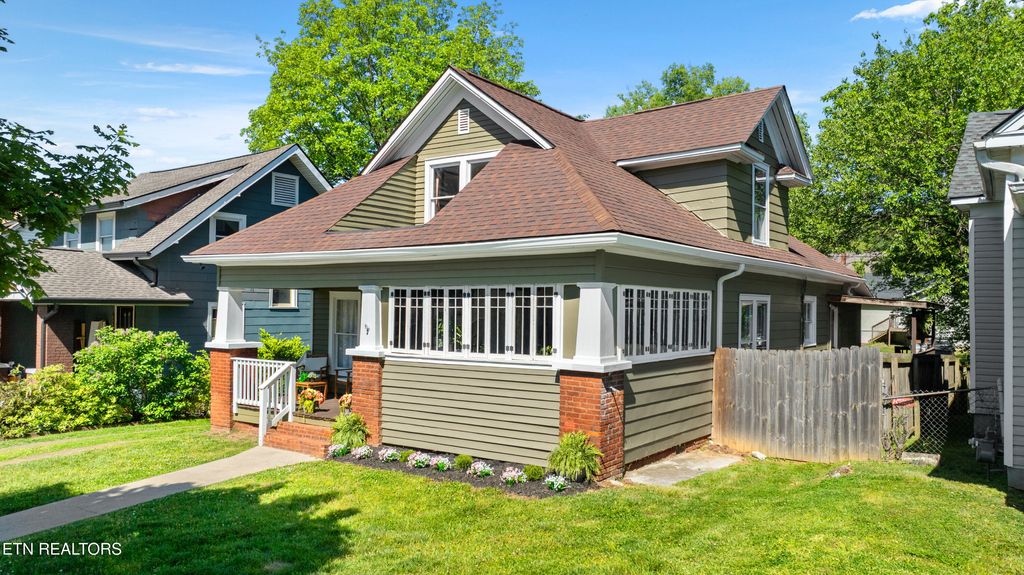 Photo of 2309 Washington Ave, Knoxville, TN 37917 (MLS # 1337845)