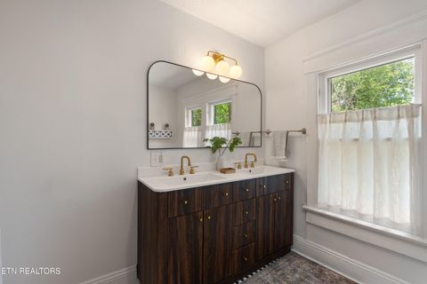 Tiny photo for 2309 Washington Ave, Knoxville, TN 37917 (MLS # 1337845)