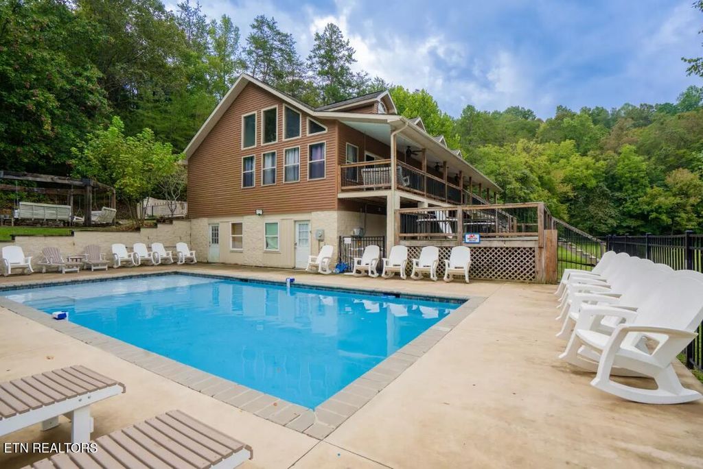 Photo of 665 Gists Creek Rd, Sevierville, TN 37876 (MLS # 1338429)
