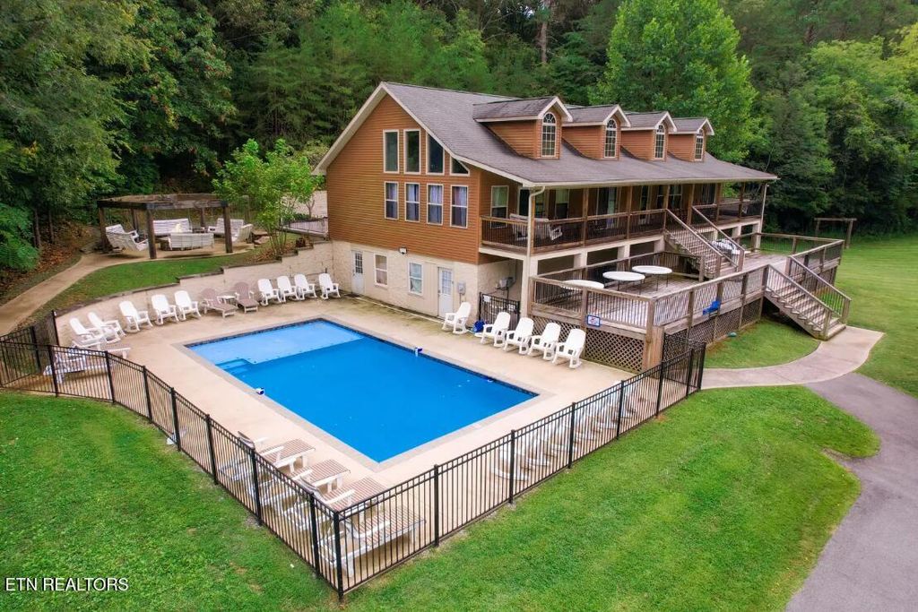 Photo of 665 Gists Creek Rd, Sevierville, TN 37876 (MLS # 1338429)