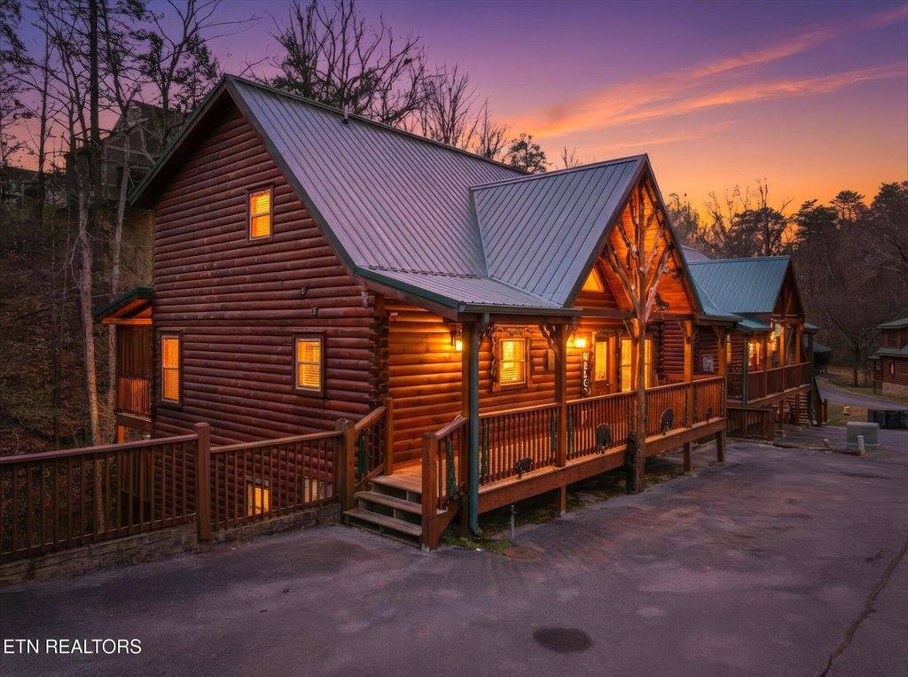 Photo of 551 Blackberry Ridge Way, Pigeon Forge, TN 37863 (MLS # 1326131)