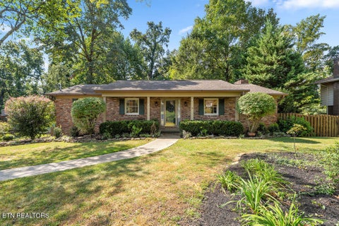 Photo of 929 Corning Rd, Knoxville, TN 37923 (MLS # 1354985)