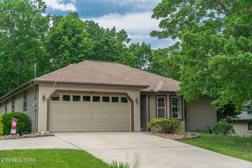 Photo of 122 Mariners Drive, Crossville, TN 38558 (MLS # 1301914)