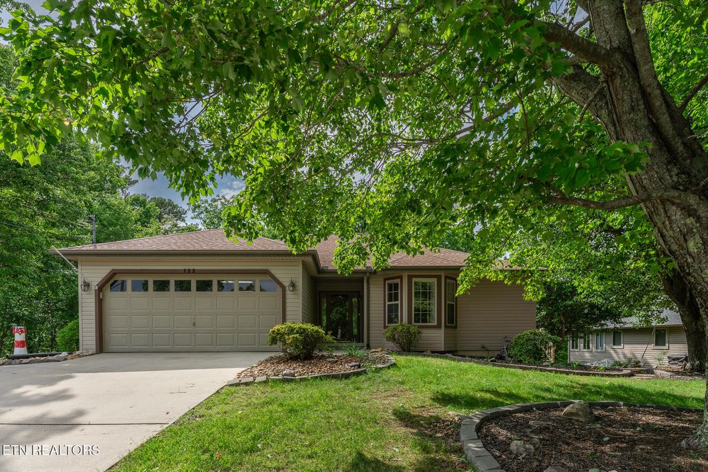 Photo of 122 Mariners Drive, Crossville, TN 38558 (MLS # 1301914)