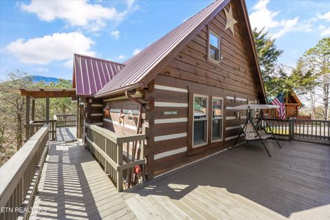 Photo of 1483 Honey Oaks Way, Sevierville, TN 37876 (MLS # 1329334)