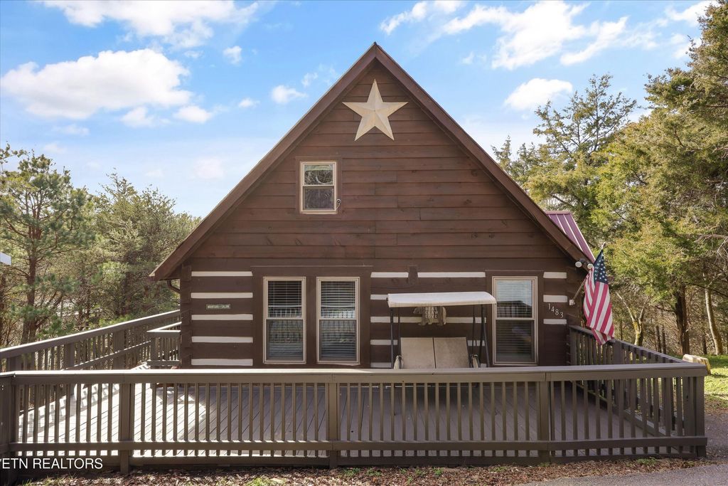 Photo of 1483 Honey Oaks Way, Sevierville, TN 37876 (MLS # 1329334)