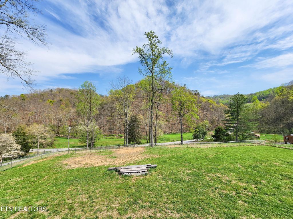 Photo of 1817 Walker Ford Rd, Maynardville, TN 37807 (MLS # 1297837)