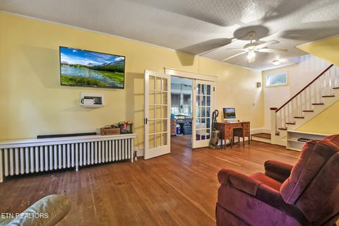 Tiny photo for 514 Clinton St, Harriman, TN 37748 (MLS # 1318933)