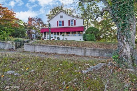 Tiny photo for 514 Clinton St, Harriman, TN 37748 (MLS # 1318933)