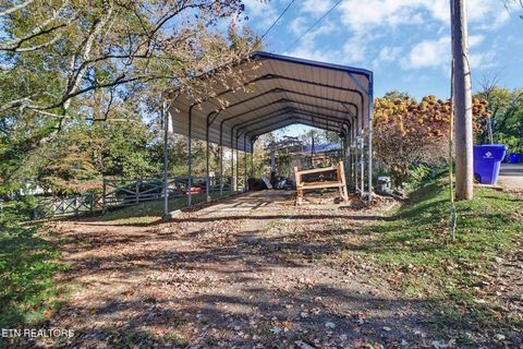 Tiny photo for 514 Clinton St, Harriman, TN 37748 (MLS # 1318933)