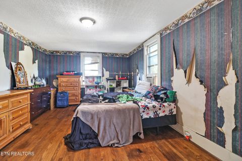 Tiny photo for 514 Clinton St, Harriman, TN 37748 (MLS # 1318933)