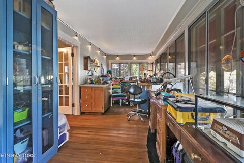 Tiny photo for 514 Clinton St, Harriman, TN 37748 (MLS # 1318933)