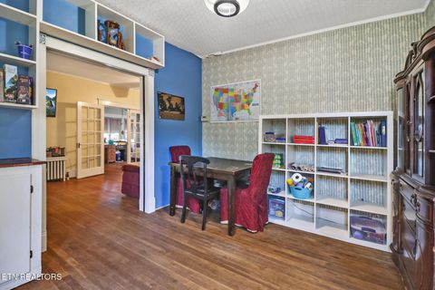 Tiny photo for 514 Clinton St, Harriman, TN 37748 (MLS # 1318933)