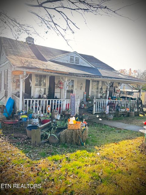 Photo of 830 W Scott Ave, Knoxville, TN 37921 (MLS # 1323507)