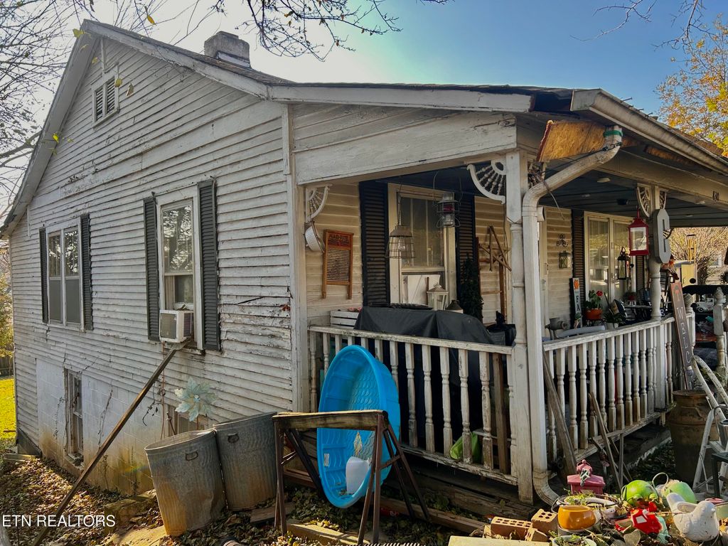 Photo of 830 W Scott Ave, Knoxville, TN 37921 (MLS # 1323507)