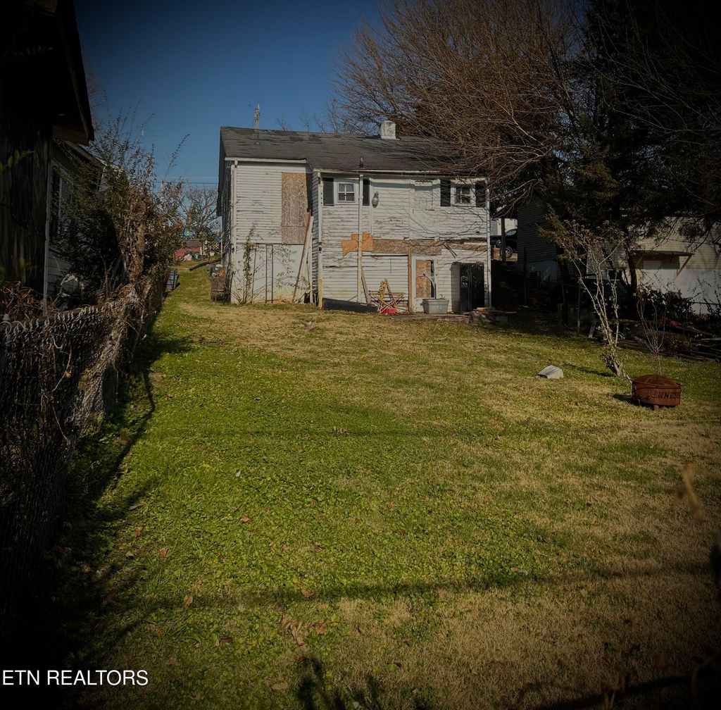 Photo of 830 W Scott Ave, Knoxville, TN 37921 (MLS # 1323507)