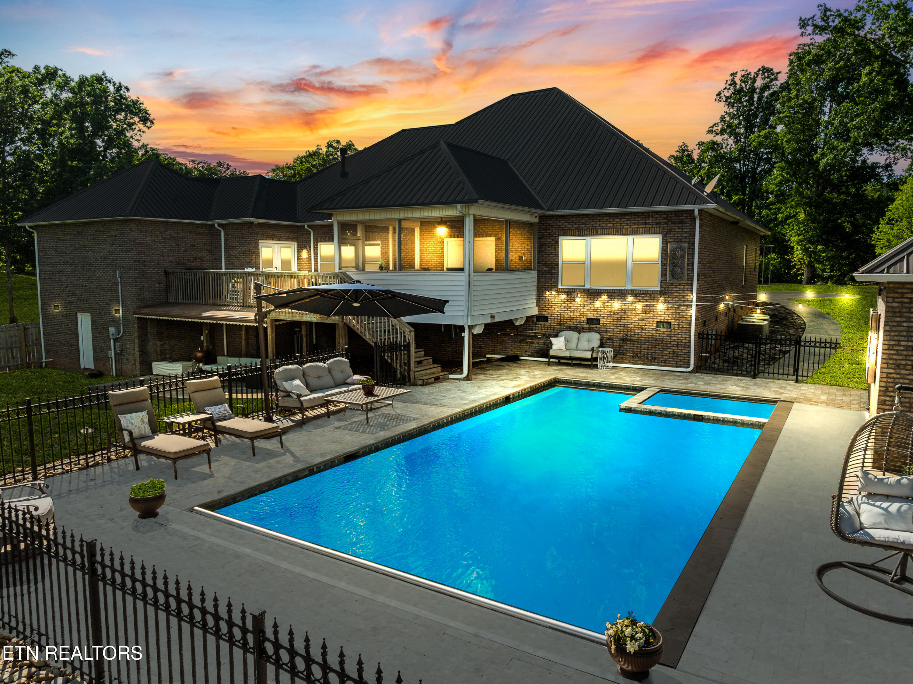 1228 Broaderick Blvd