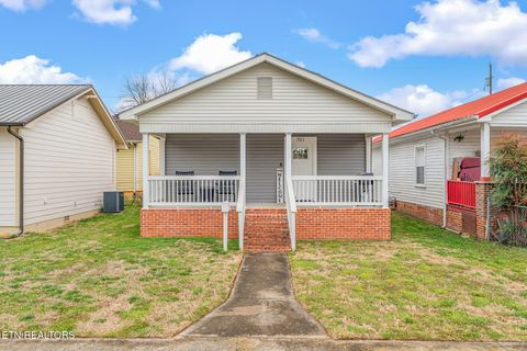 Photo of 701 Poplar St, Loudon, TN 37774 (MLS # 1331153)