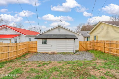 Tiny photo for 701 Poplar St, Loudon, TN 37774 (MLS # 1331153)