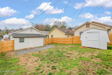 Tiny photo for 701 Poplar St, Loudon, TN 37774 (MLS # 1331153)