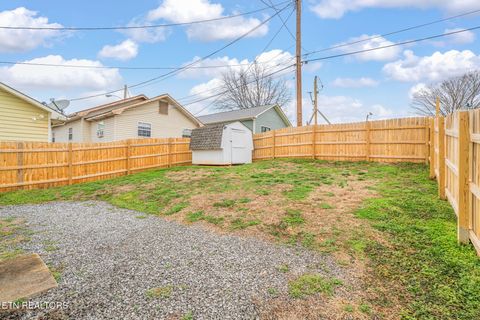 Tiny photo for 701 Poplar St, Loudon, TN 37774 (MLS # 1331153)