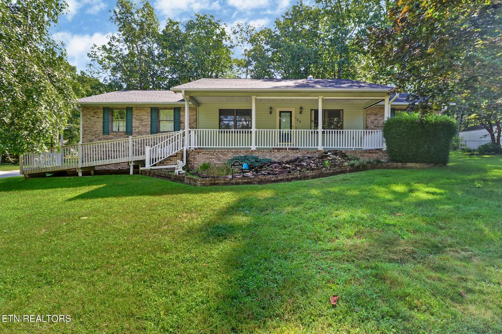 Photo of 104 Brockhaven Lane, Crossville, TN 38558 (MLS # 1308981)