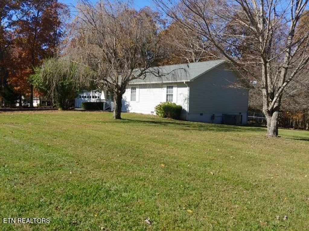 Photo of 1063 Scarlett Dr Dr, Crossville, TN 38555 (MLS # 1321324)