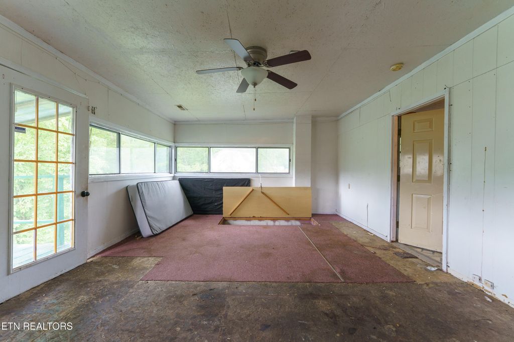 Photo of 4616 Knoxville Hwy, Oliver Springs, TN 37840 (MLS # 1311986)