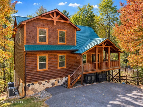Photo of 2021 Settlers Ridge Way, Gatlinburg, TN 37738 (MLS # 1359888)