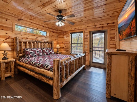 Tiny photo for 2021 Settlers Ridge Way, Gatlinburg, TN 37738 (MLS # 1359888)