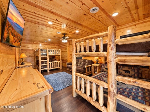 Tiny photo for 2021 Settlers Ridge Way, Gatlinburg, TN 37738 (MLS # 1359888)