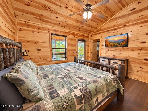 Tiny photo for 2021 Settlers Ridge Way, Gatlinburg, TN 37738 (MLS # 1359888)