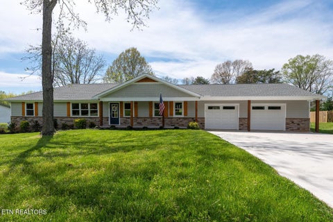 Photo of 917 Huntington Farms Rd, Maryville, TN 37803 (MLS # 1358423)