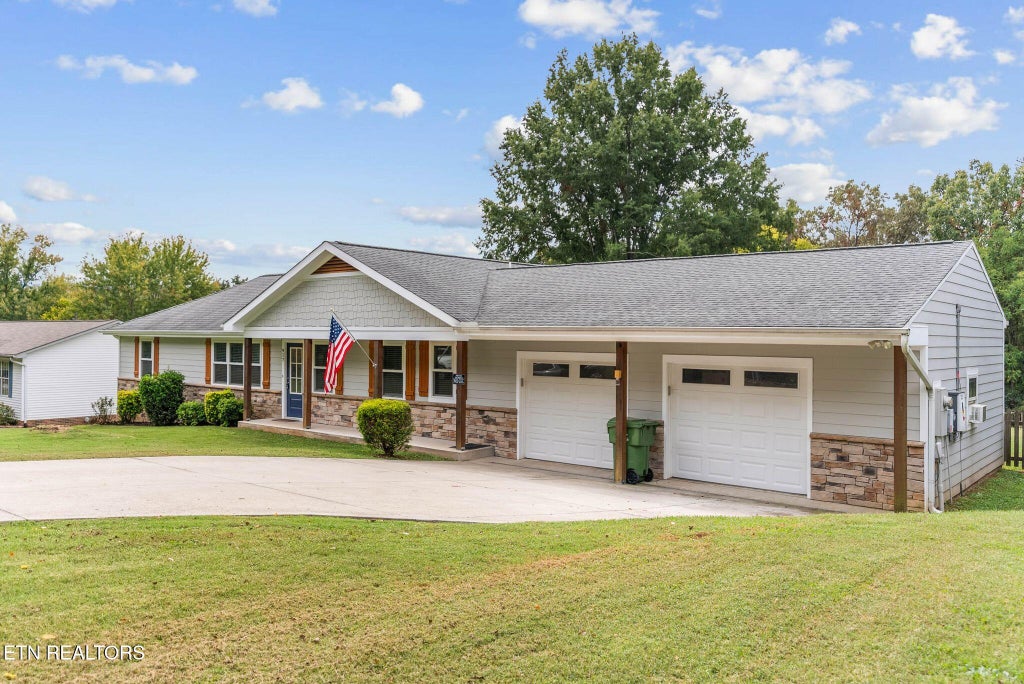 Photo of 917 Huntington Farms Rd, Maryville, TN 37803 (MLS # 1358423)