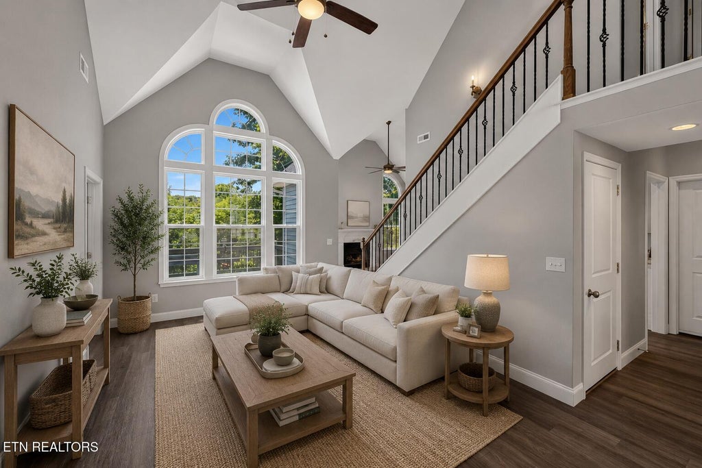 Photo of 1084 Hillside Lane, Lenoir City, TN 37771 (MLS # 1342550)
