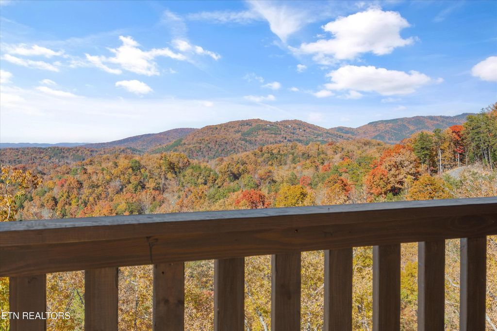 Photo of 3165 Bear Mountain Lane, Sevierville, TN 37876 (MLS # 1321425)