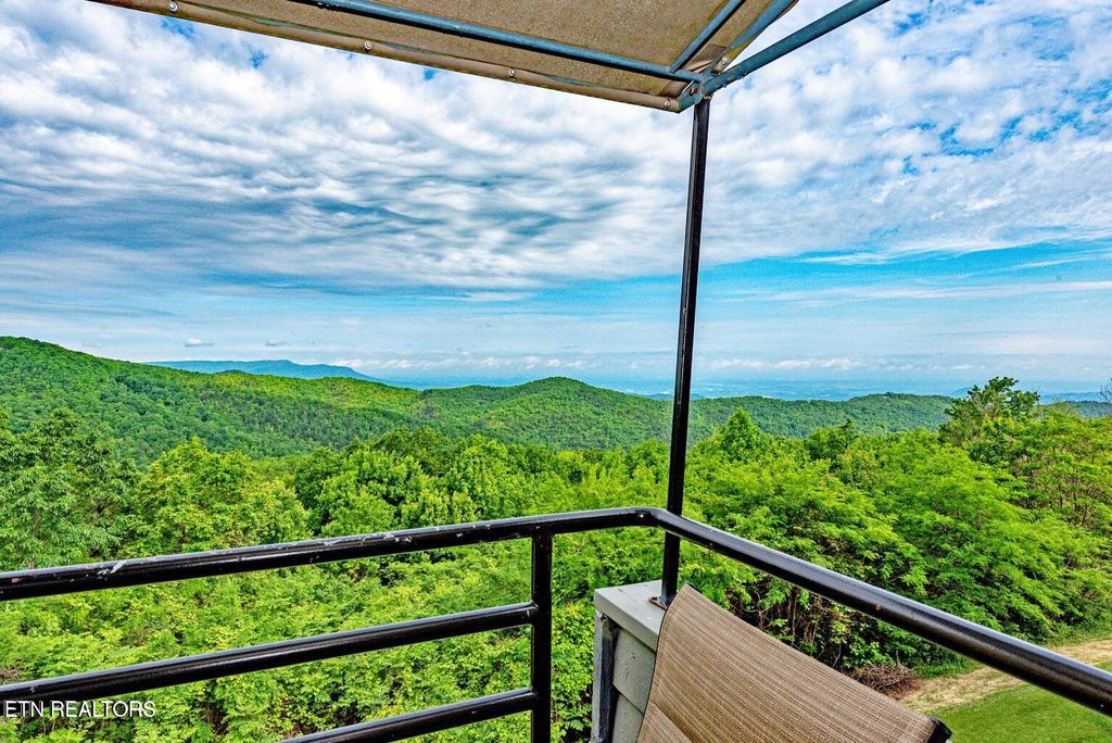 Photo of 1260 Ski View Drive #APT 4308, Gatlinburg, TN 37738 (MLS # 1306759)