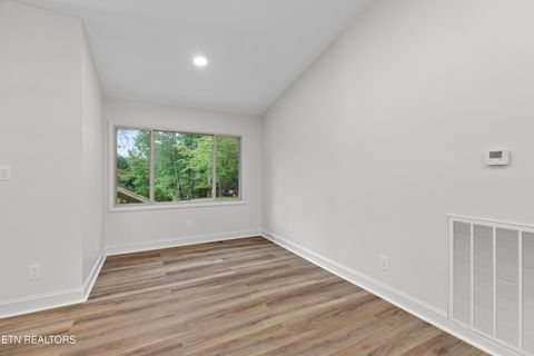 Tiny photo for 3320 Hazelwood Court, Baneberry, TN 37890 (MLS # 1316808)