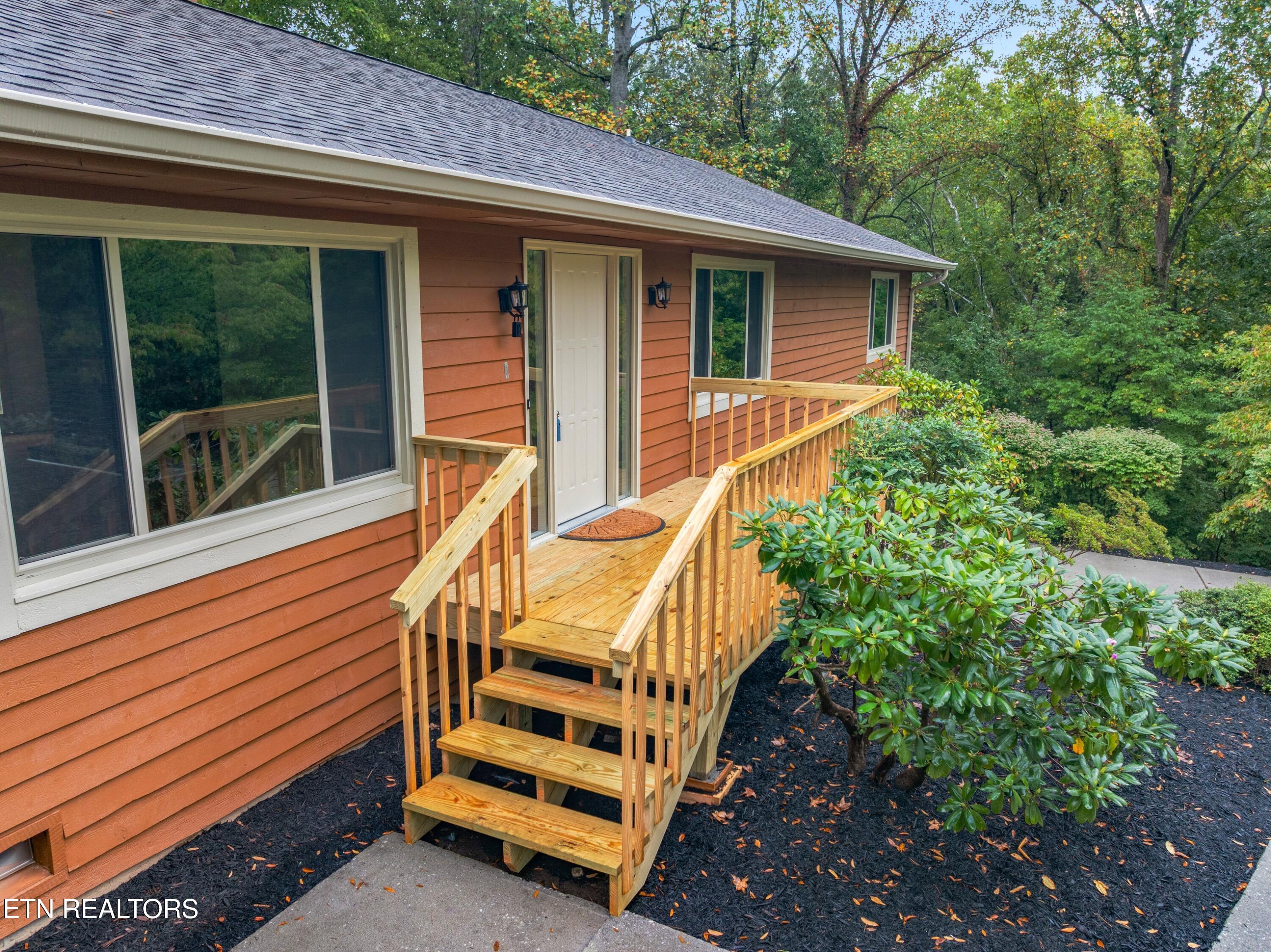 3320 Hazelwood Court